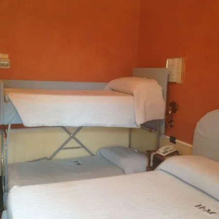 Отель Miralago Luxury Apartments