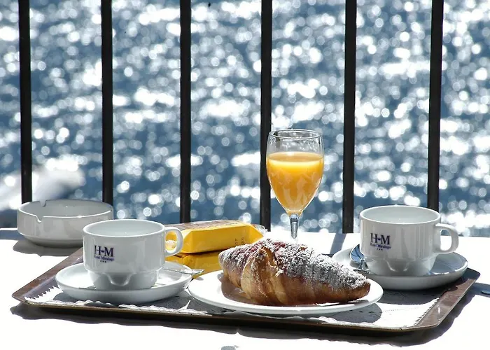 Отель Miralago Luxury Apartments